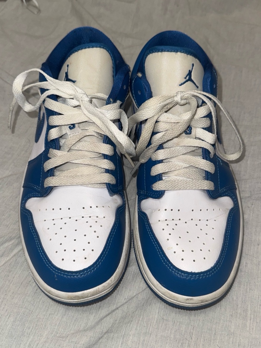 Nike Kids Low-Top Sneakers in White and Blue